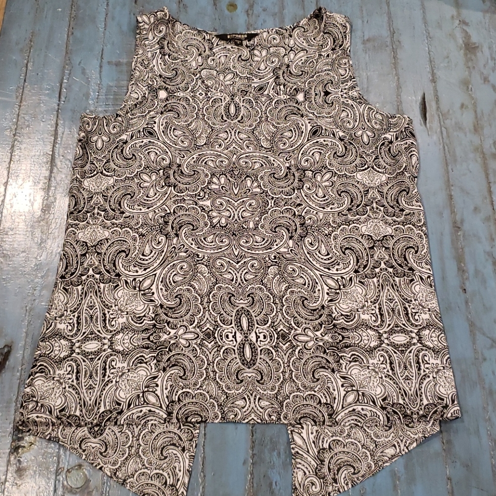 🌺Express Split Back Tank